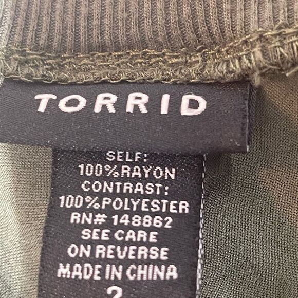 Torrid dark green tank top, size 2‎ - Picture 3 of 13